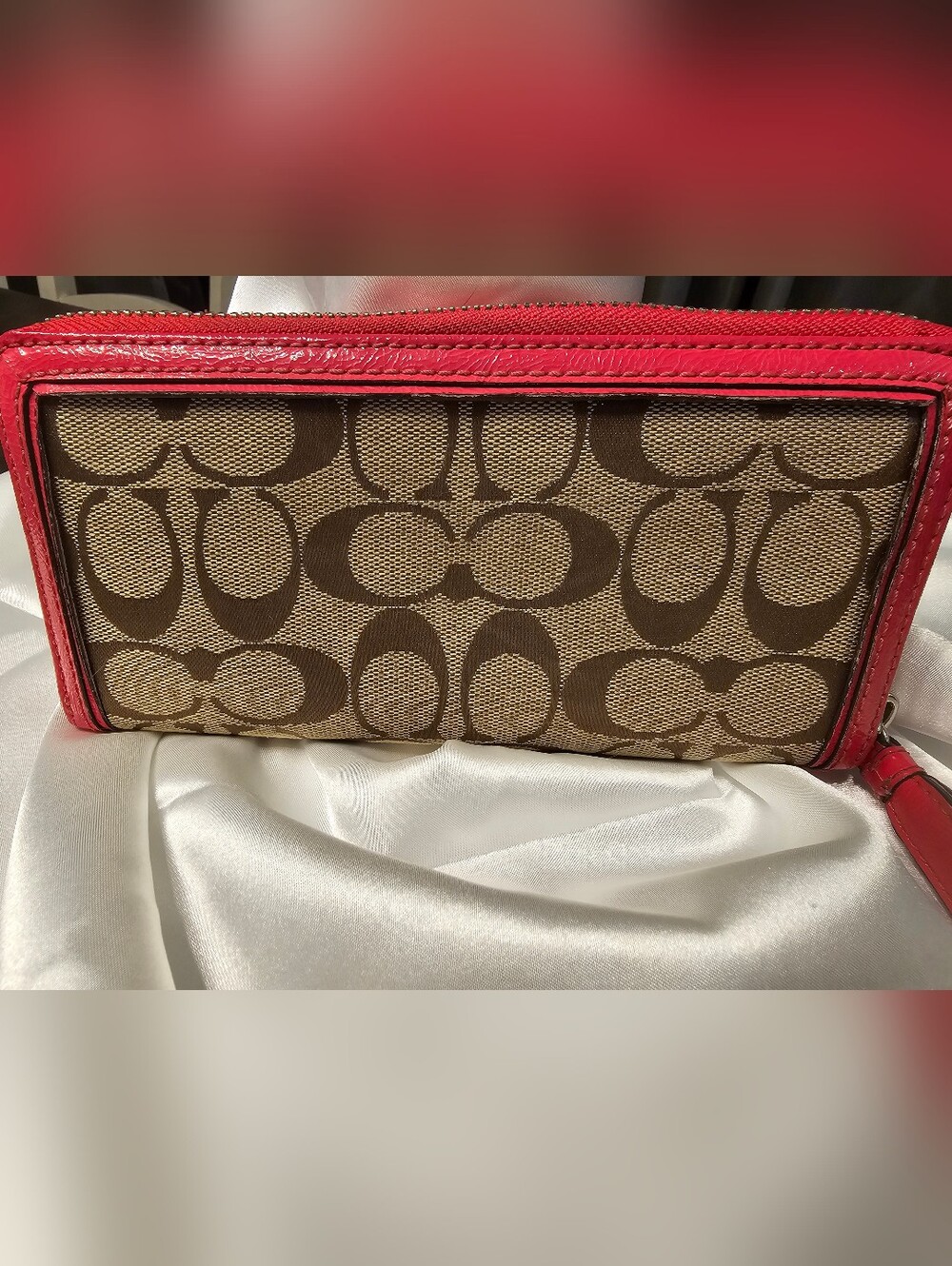 Coach Strawberry Charm Signature Zip Around Wallet Pink Leather Y2K - Picture 2 of 9
